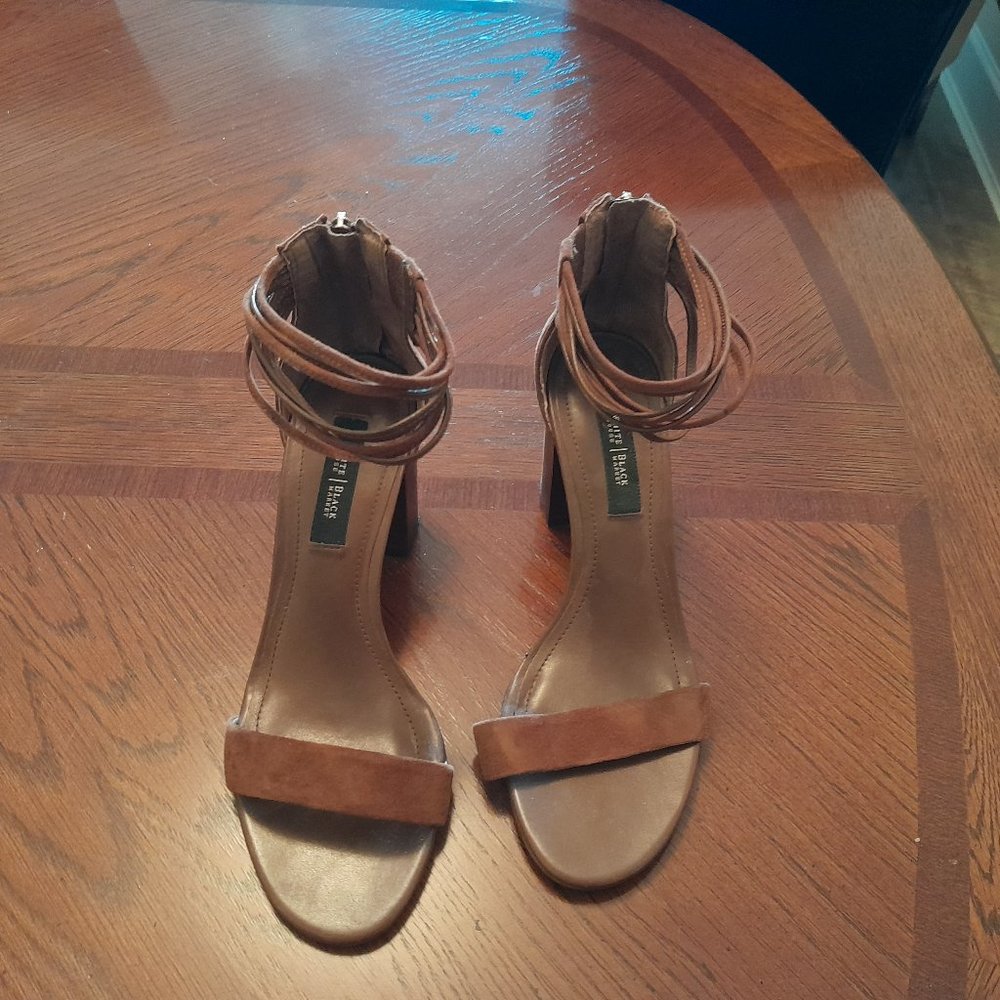 White House Black Matket like new Strappy Heels Sandles Pumps